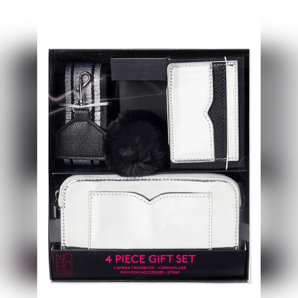 No boundaries silver crossbody bag gift set